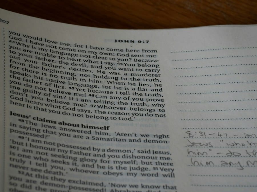 Photo hero's lowest point writing